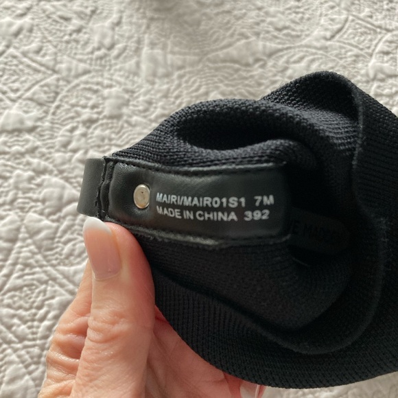 Elegant Black Ankle Boots - Picture 3 of 5